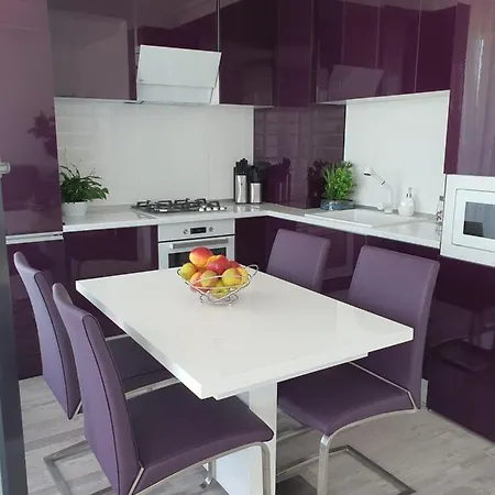 Lux Eika * Năvodari